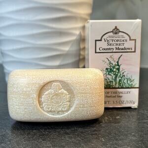 NEW Victoria’s Secret Country Meadows LILY OF THE VALLEY Pearlized Soap 3.5‎ oz